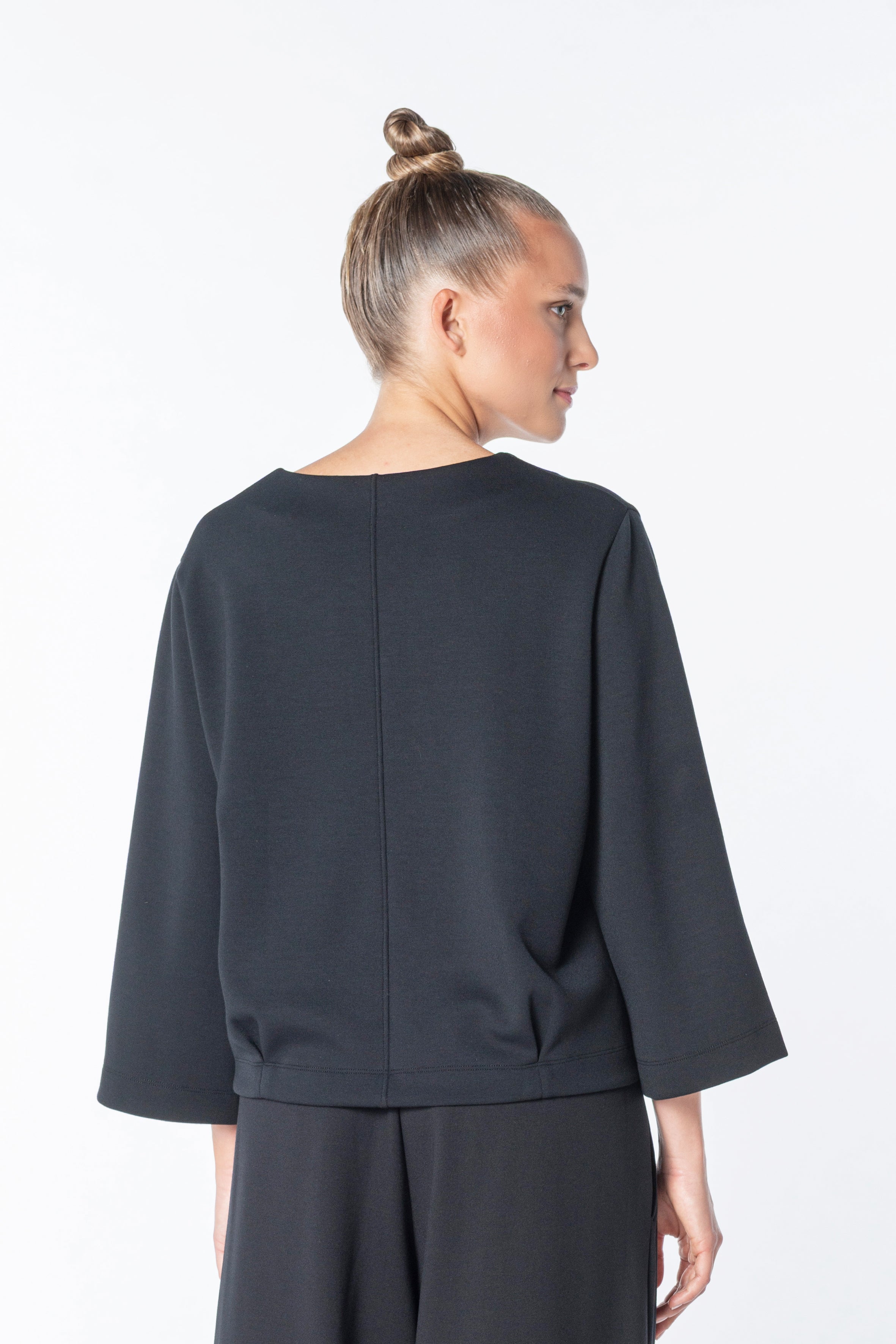 Boxy Sweat Black Code 134