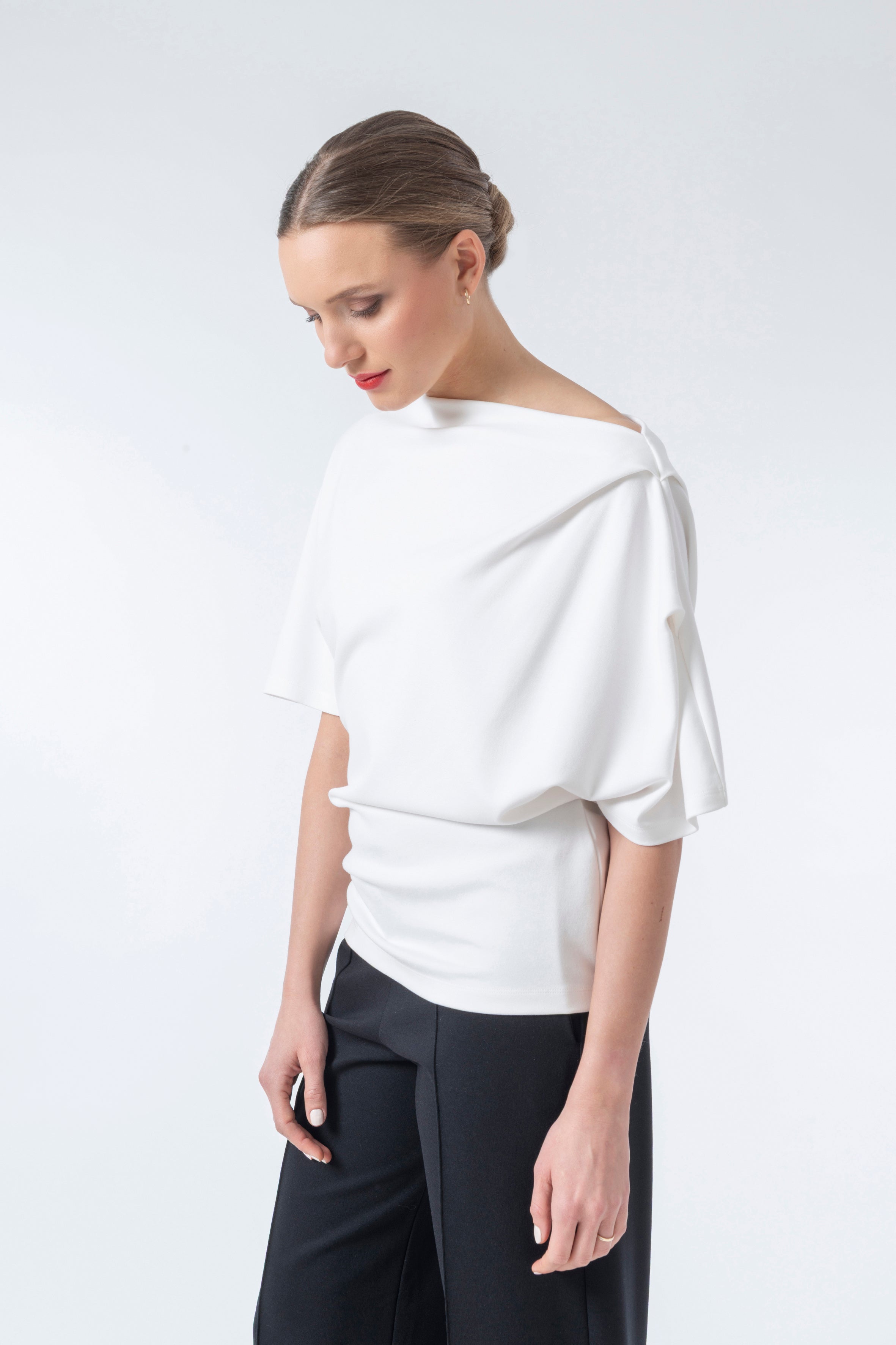 Asymetric Carmen Shirt Code 160 Off White