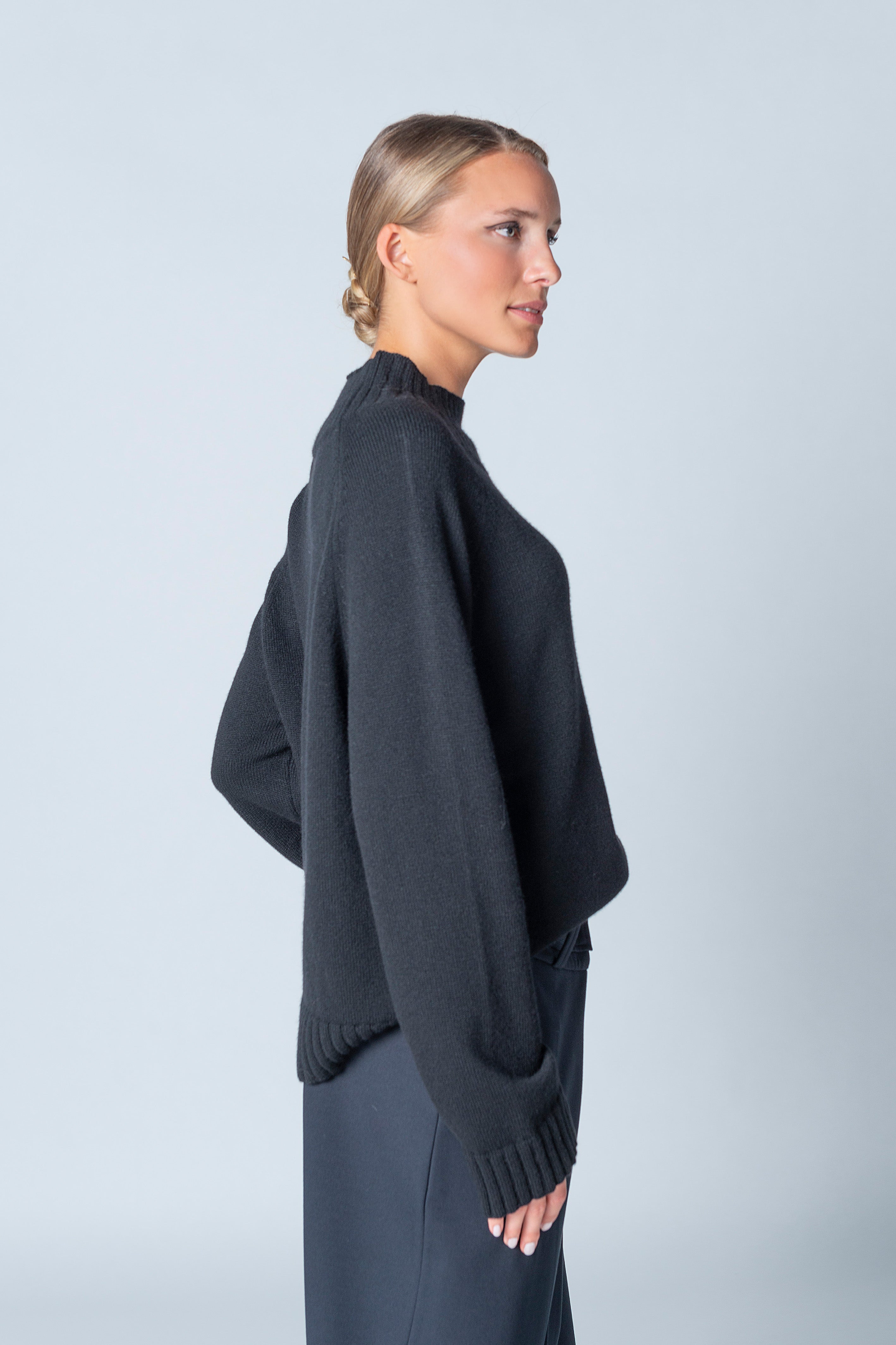 Sweater Code 105 Black