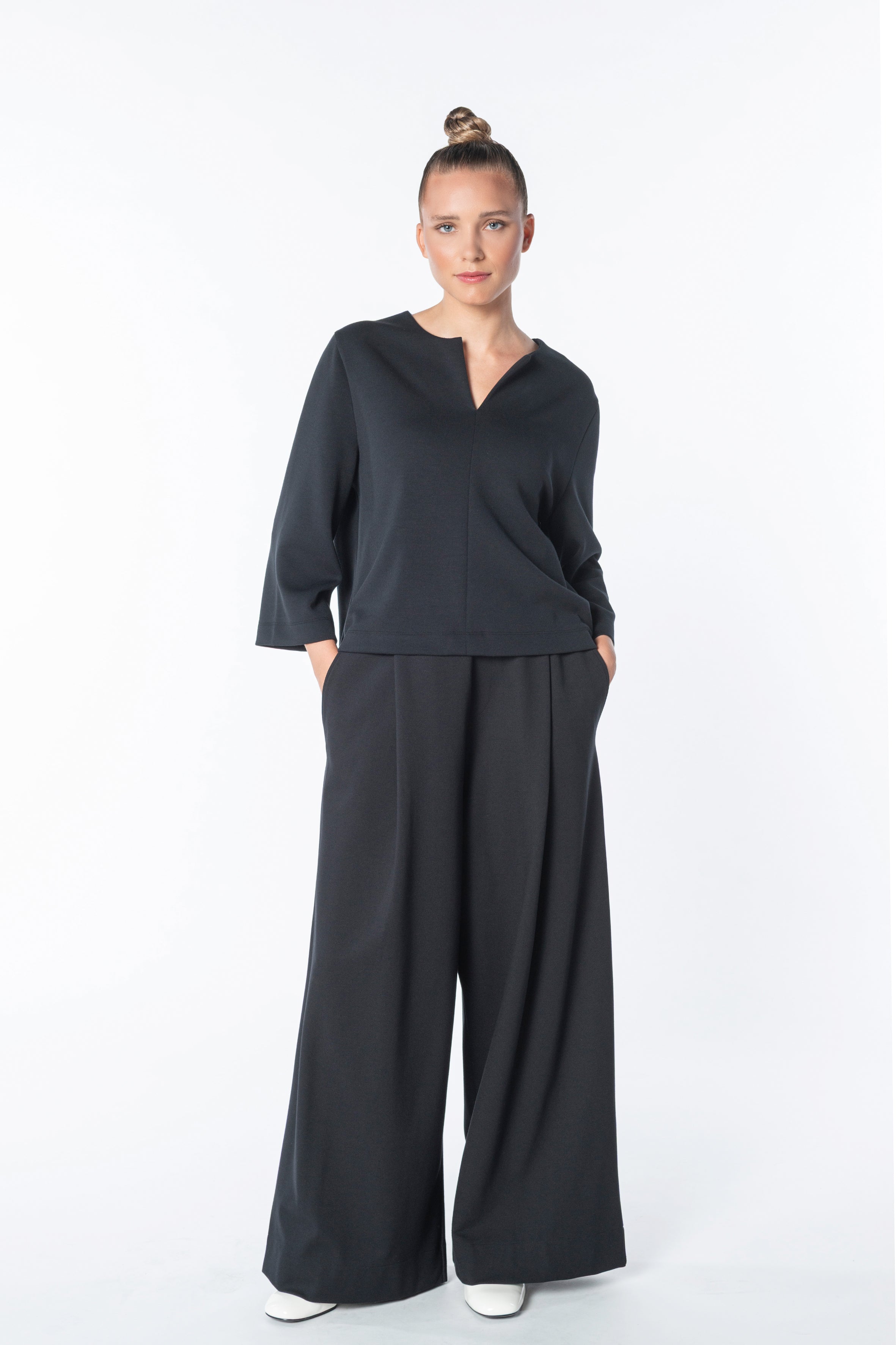 Boxy Sweat  Black Code 134