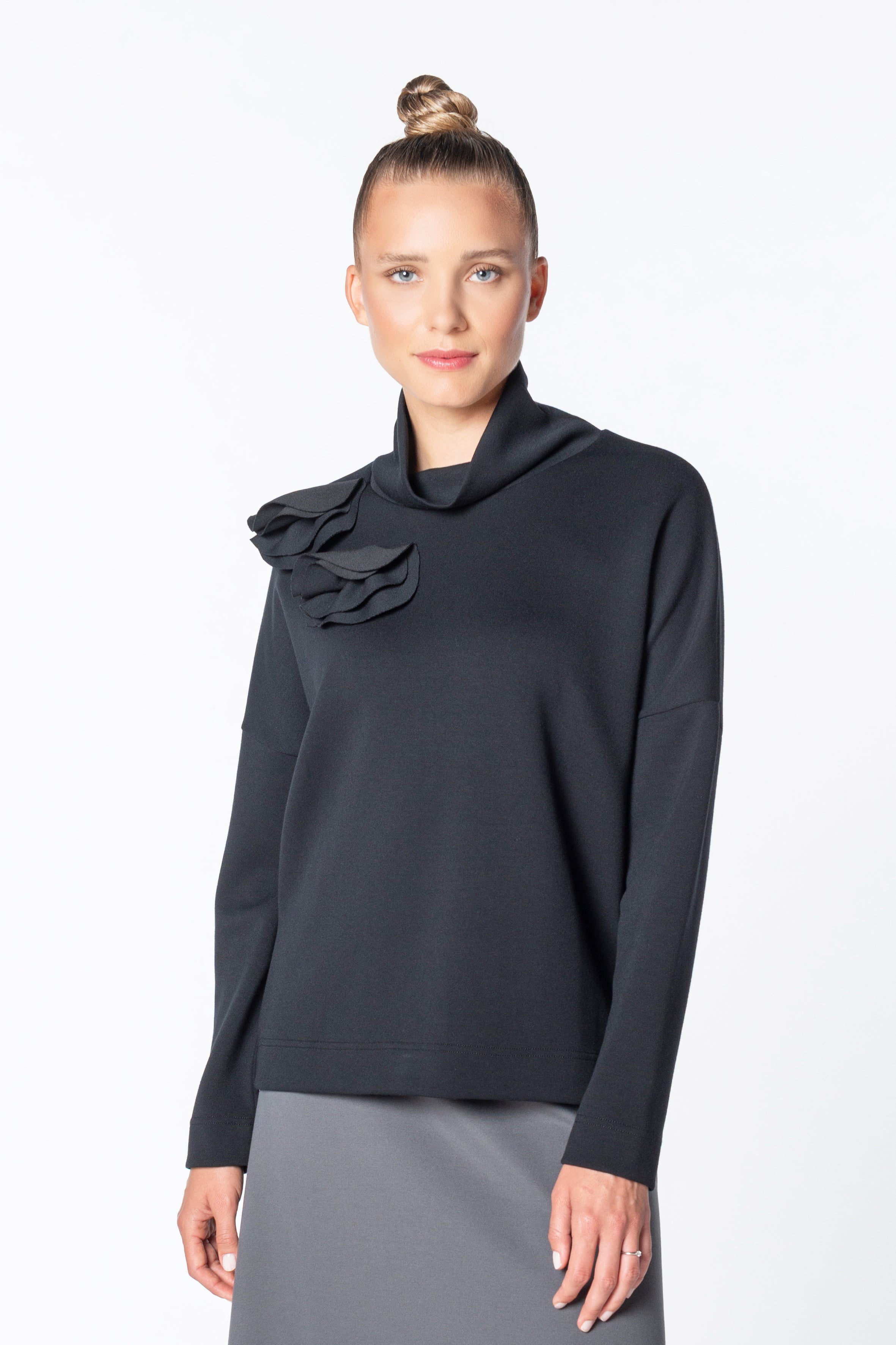 Turn Up flower Sweat  Code 143 Black