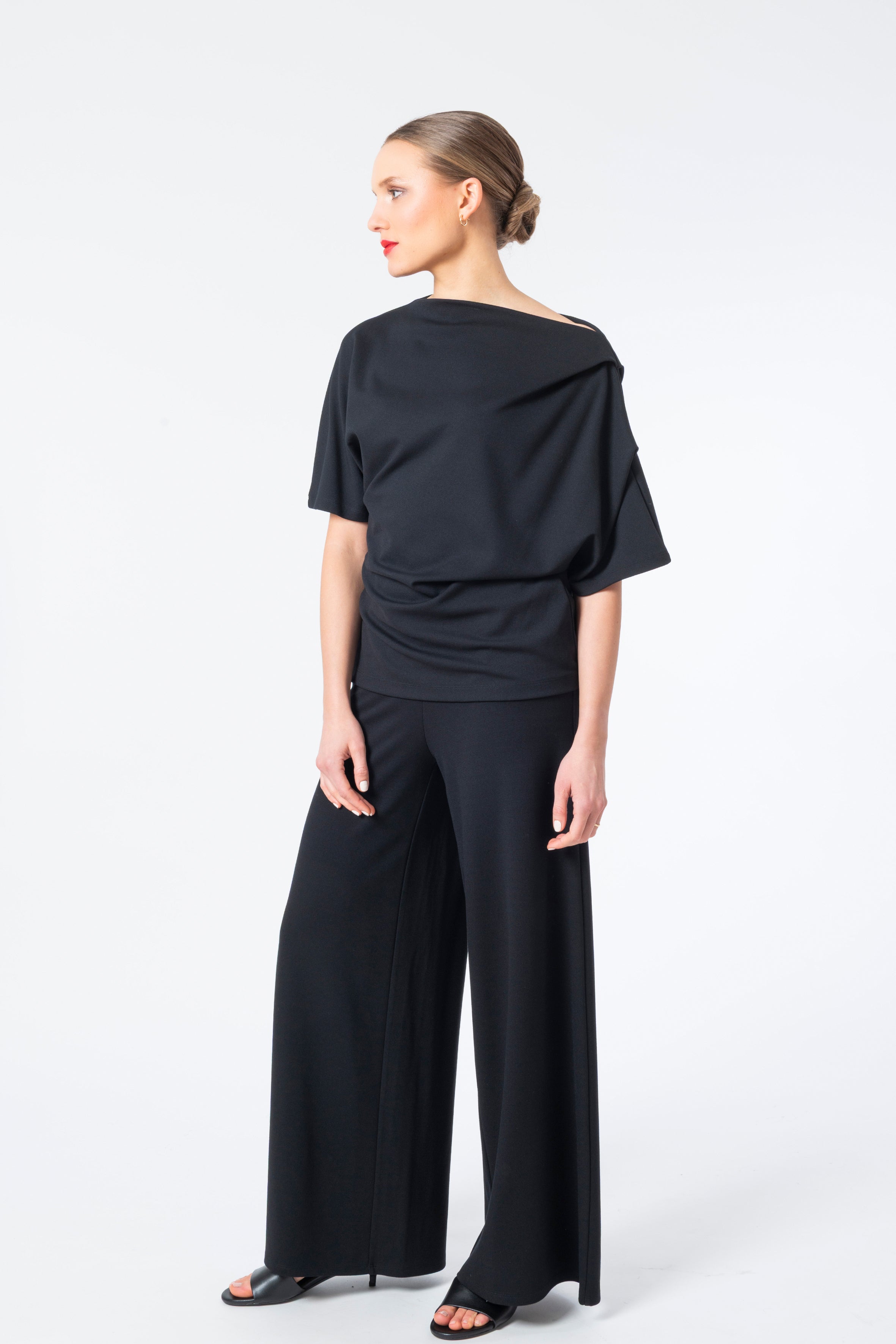 Asymetric Carmen Shirt Code 160 Black