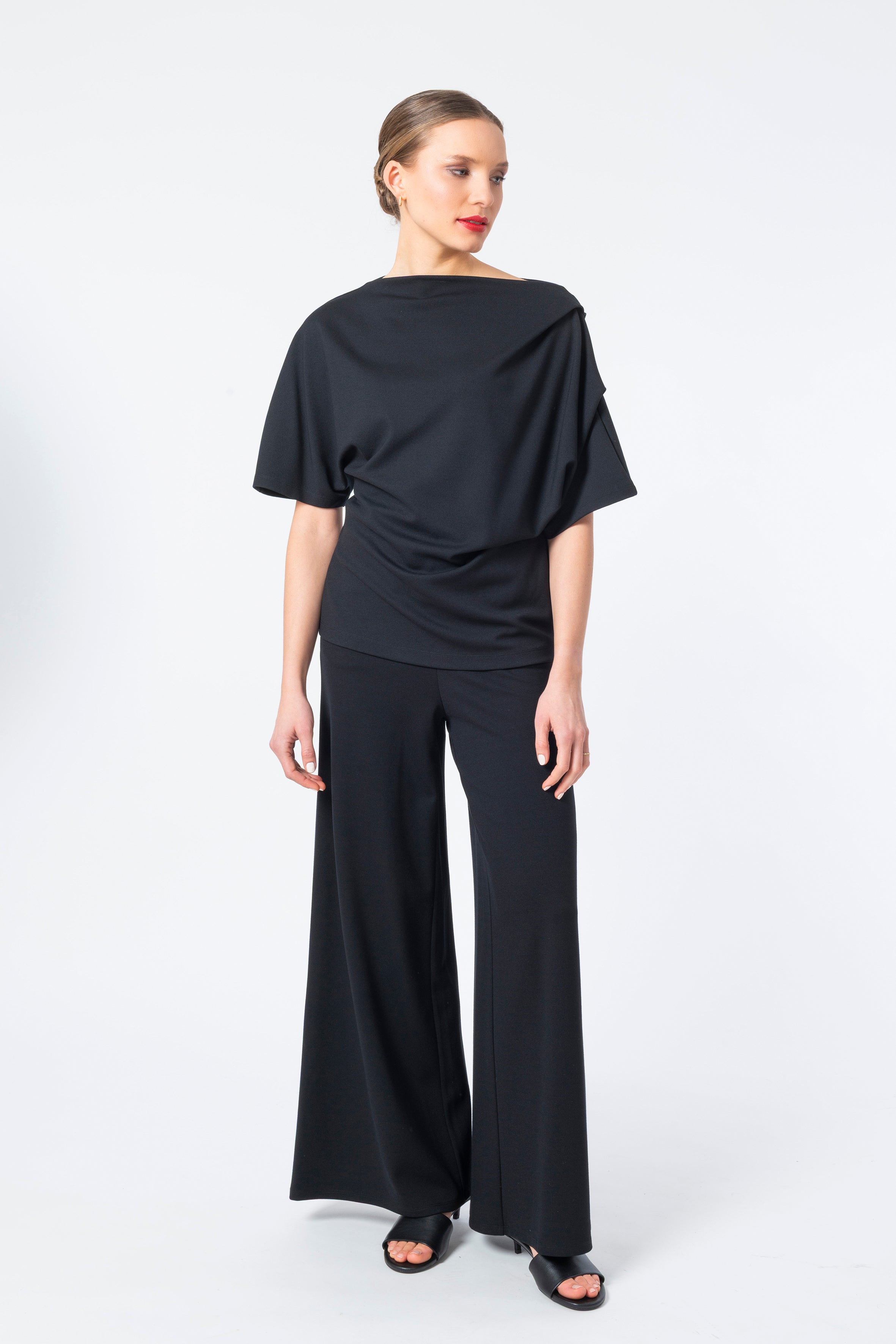 Asymetric Carmen Shirt Code 160 Black