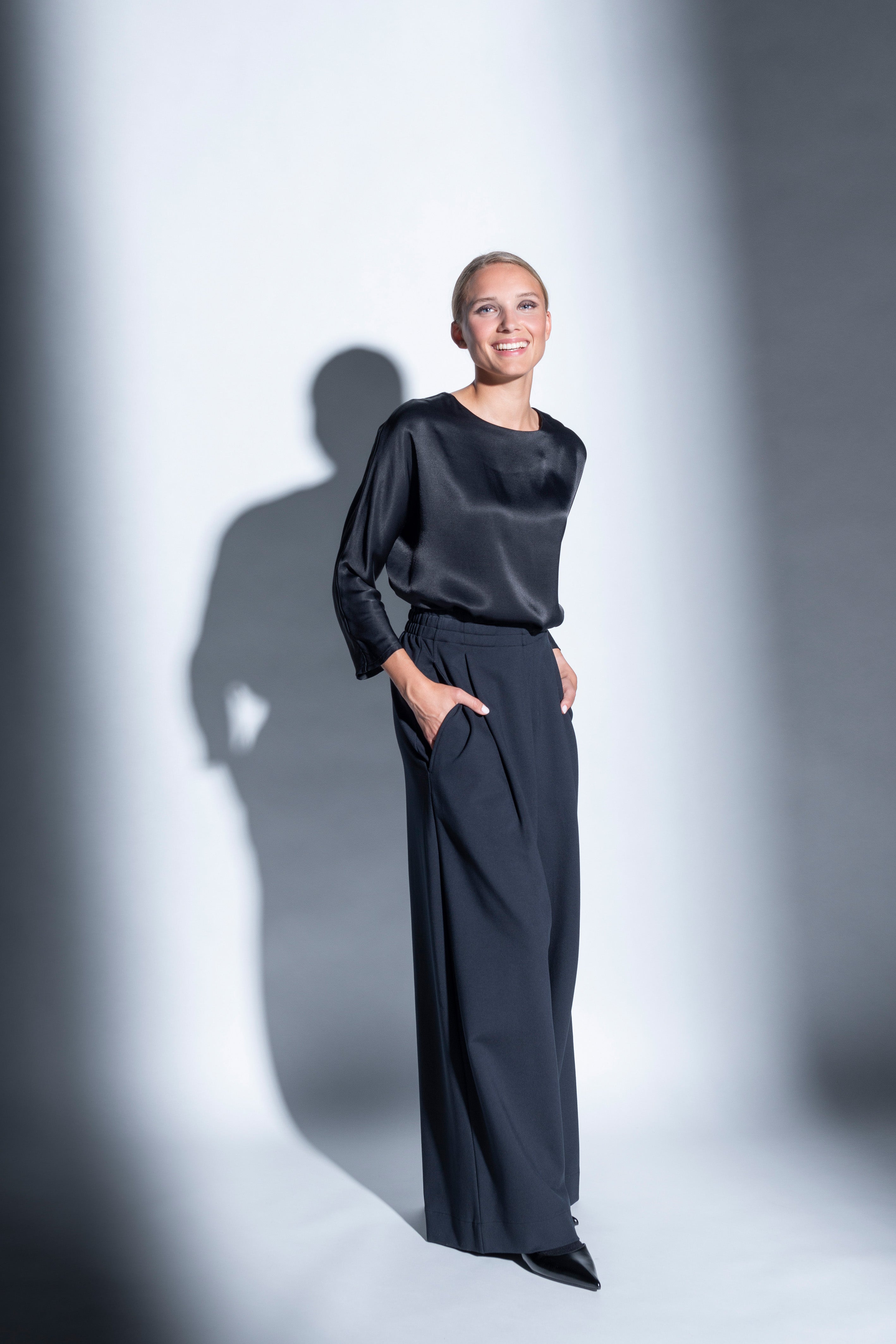 weite Bundfaltenhose Code 87 Black