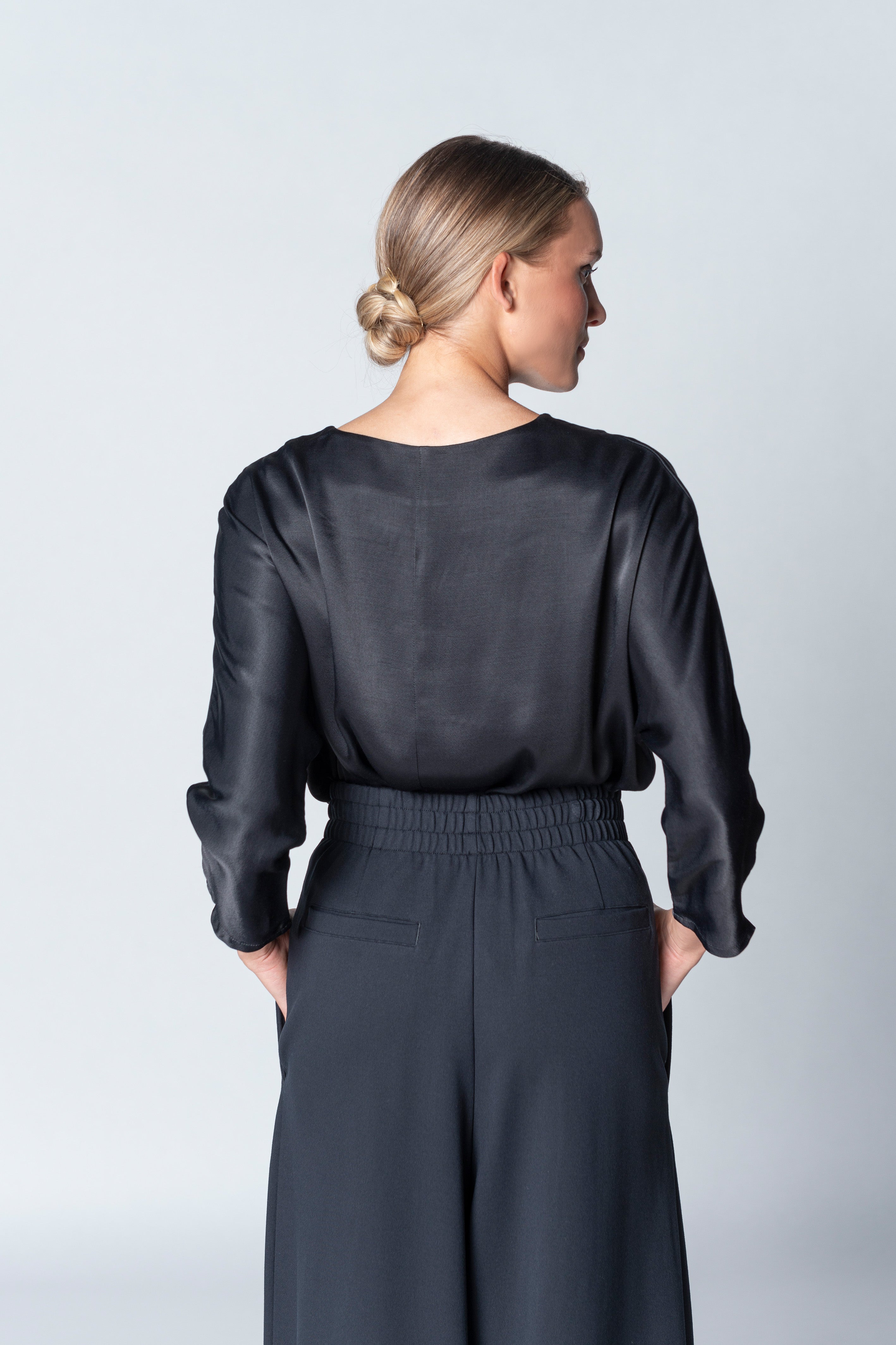 weite Bundfaltenhose Code 87 Black