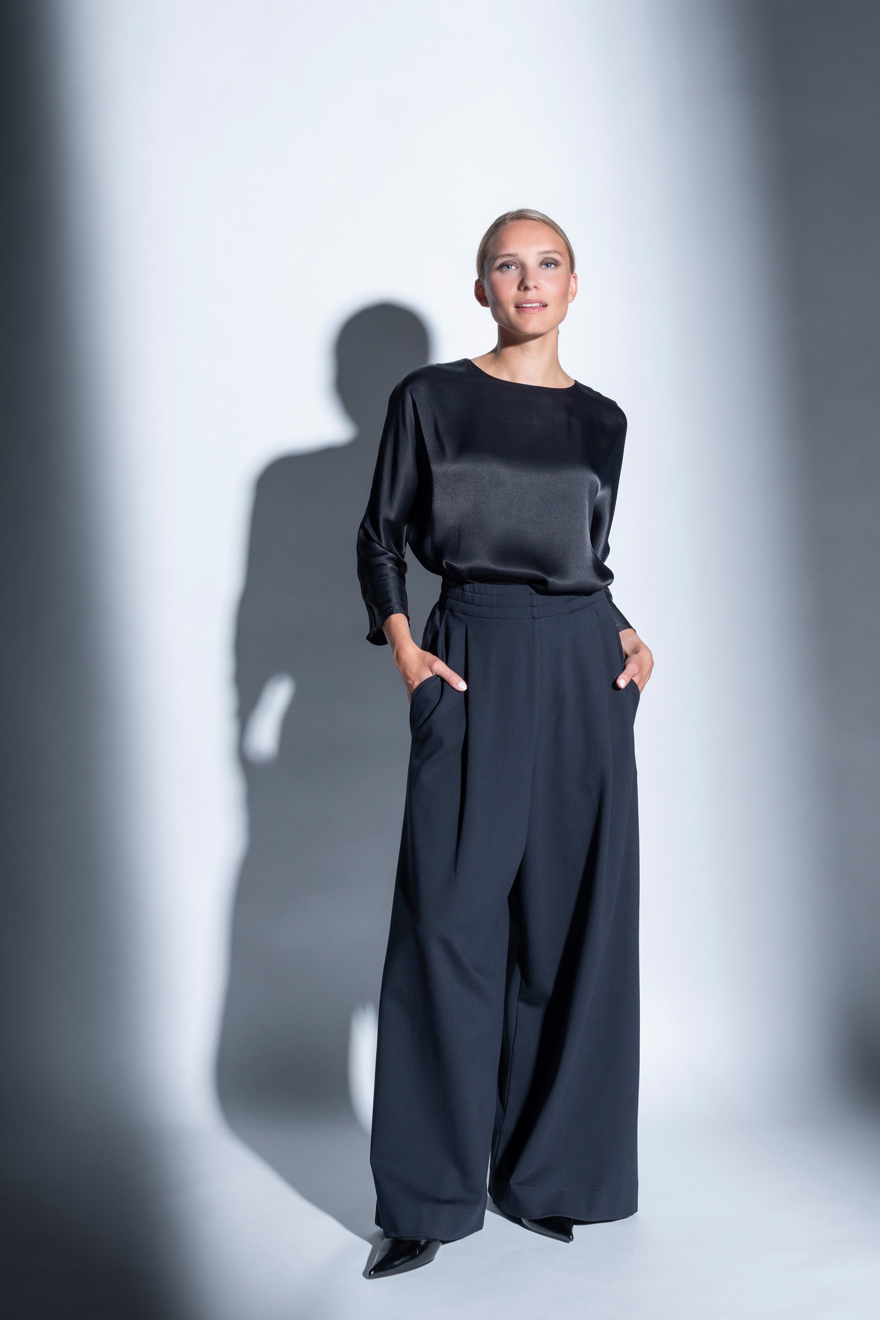 weite Bundfaltenhose Code 87 Black