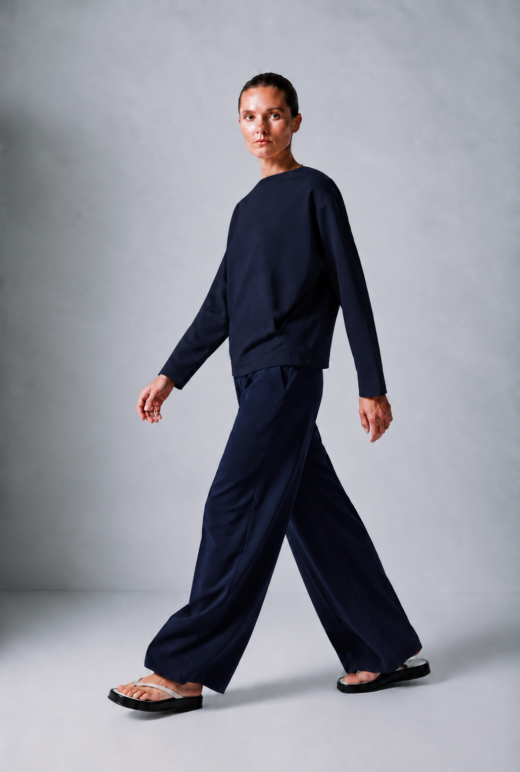 Sweat draped Code 142 Navy